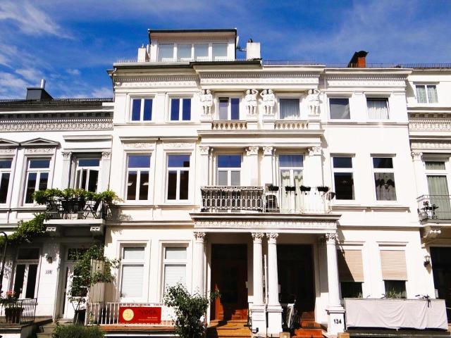 WOHNUNG IN SCHÖNEM ALTBREMER REIHENMITTELHAUS 485.000EUR