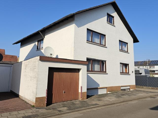 Wohnung in Siegelbach zu vermieten. Gute Aufteilung. Helle Räume. Ideal für Zweisamkeit.
