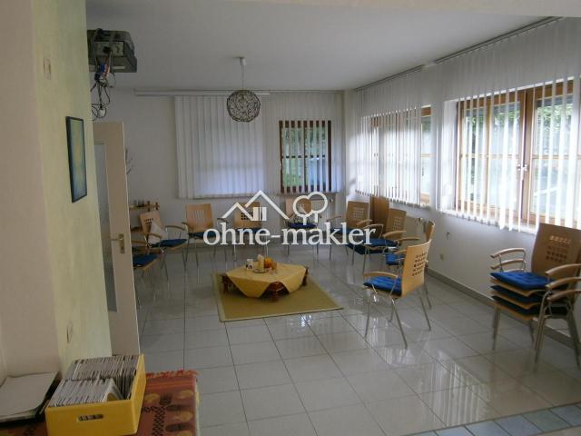 3 Apartments einzeln oder zusammen als Wohnung, TG, Stellplatz, dazu Garten mietbar