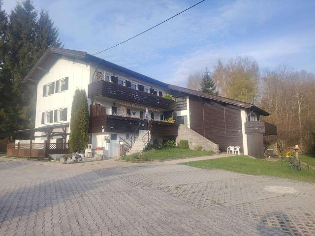 Wohnung Souterrain und Hochparterre in Traumlage Bodenmais