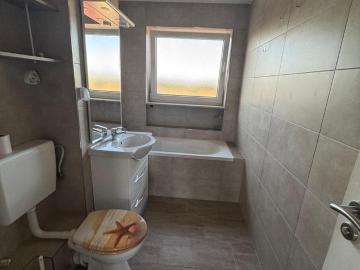 Almoshofer Hauptstraße, Allmoshof - Balkon