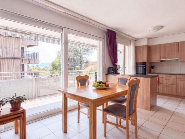 Wohnung zu verkaufen in Lausanne 3 Zimmer 75 m² mit 2 Badezimmern, einem grossen Balkon und einem Innenparkplatz