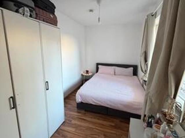 Wohnung zum 01.11 750,00 EUR Kaltmiete, ca.51,00 m²