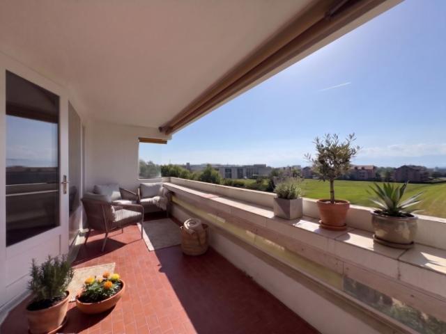 Wohnung zum Verkauf in Gland – 3,5 Zimmer, 95 m², Balkon und Ruhe