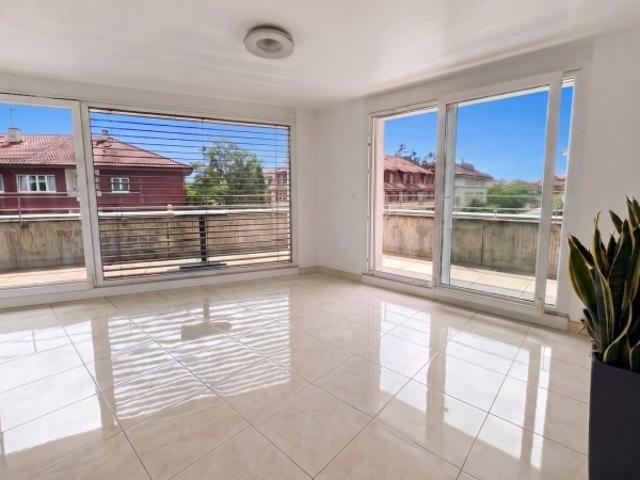 Wohnung zum Verkauf in Lausanne – Penthouse mit 4,5 Zimmern, 127 m², großer Balkon