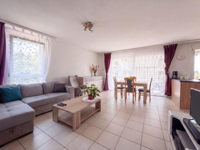 Wohnung zum Verkauf in Lausanne – 3 Zimmer, 75 m² mit 2 Duschräumen, einem großen Balkon und Innenparkplätzen