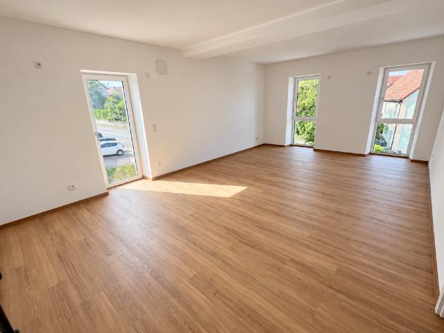 Wohnung zum Kaufen in Adelsdorf 299.500,00 EUR 70 m²