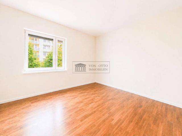 Wohnung zum Kaufen in Berlin 299.999,00 EUR 84.03 m²