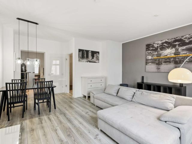 Wohnung zum Kaufen in Berlin 300.000,00 EUR 56.01 m²