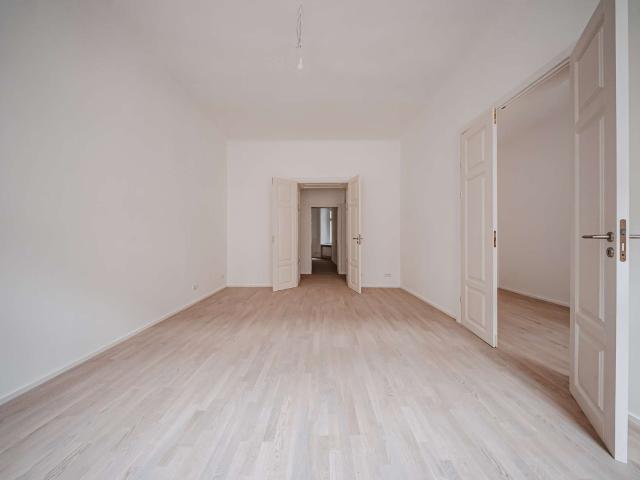 Wohnung zum Kaufen in Berlin 945.000,00 EUR 123.37 m²