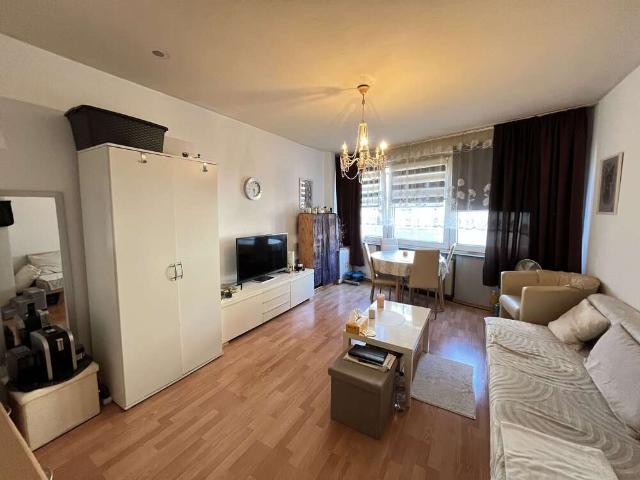 Wohnung zum Kaufen in Düsseldorf 445.000,00 EUR 145.99 m²