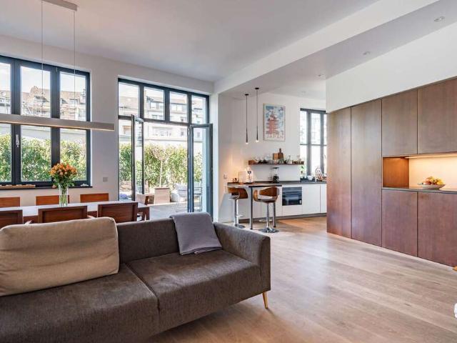 Wohnung zum Kaufen in Düsseldorf 1.398.000,00 EUR 228 m²