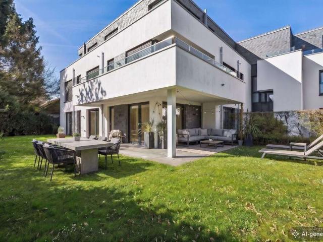 Wohnung zum Kaufen in Düsseldorf Urdenbach 1.495.000,00 EUR 192 m²