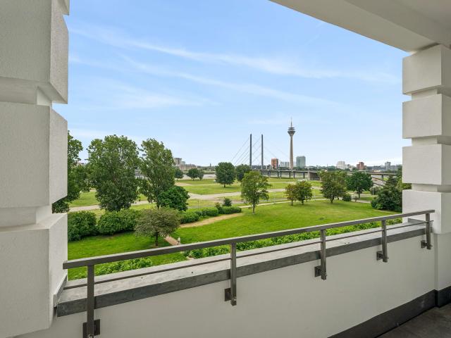 Wohnung zum Kaufen in Düsseldorf Oberkassel 3.900.000,00 EUR 220 m²