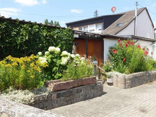 Wohnung zum Kaufen in Freimersheim Pfalz 325.000,00 EUR 149 m²