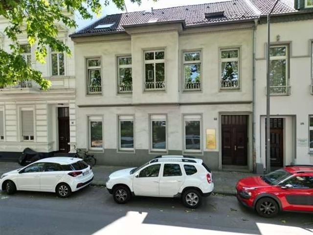 Wohnung zum Kaufen in Krefeld 270.000,00 EUR 157 m²