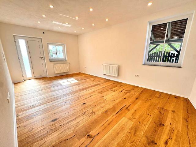 Wohnung zum Kaufen in Heßdorf 269.000,00 EUR 67.54 m²