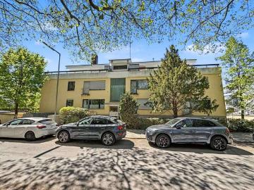 Etagenwohnung kaufen in Malerwinkel, München