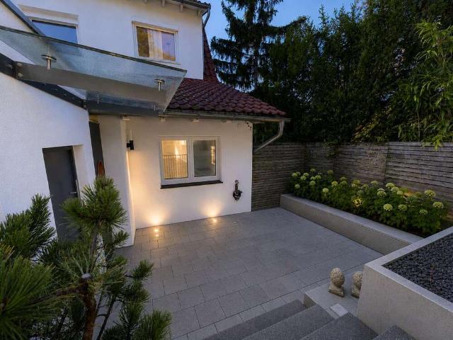 Wohnung zum Kaufen in Stuttgart 2.300.000,00 EUR 251 m²