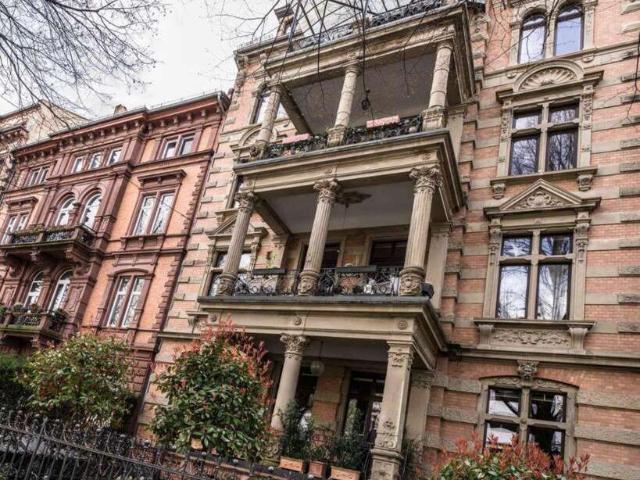 Wohnung zum Kaufen in Wiesbaden 1.250.000,00 EUR 219 m²