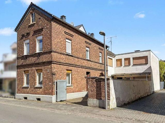 Wohnung zum Kaufen in Troisdorf 299.000,00 EUR 136.25 m²