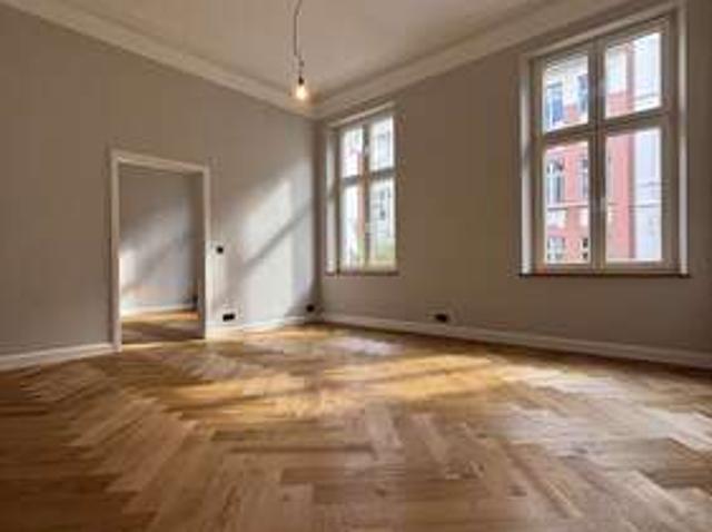 Wohnung zum Mieten in Düsseldorf 2.075,00 € 83 m²