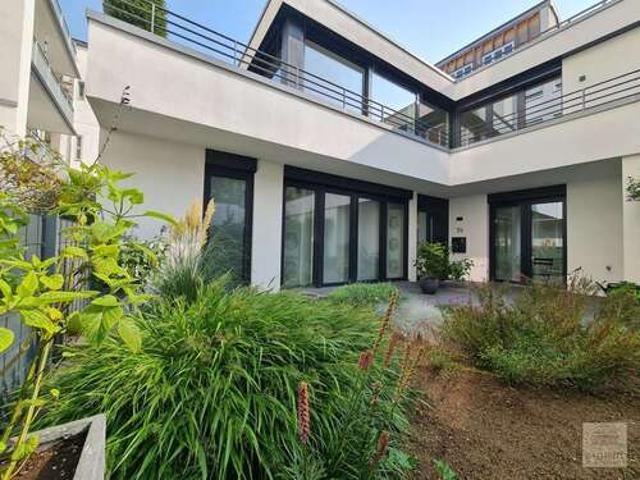 Wohnung zum Mieten in Düsseldorf 2.420,00 € 121 m²