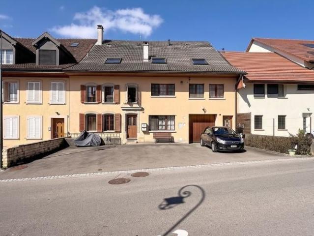Villars le Terroir Grosse 2.5 Zi Wohnung mit Möglichkeit, ein zusätzliches Zimmer zu schaffen