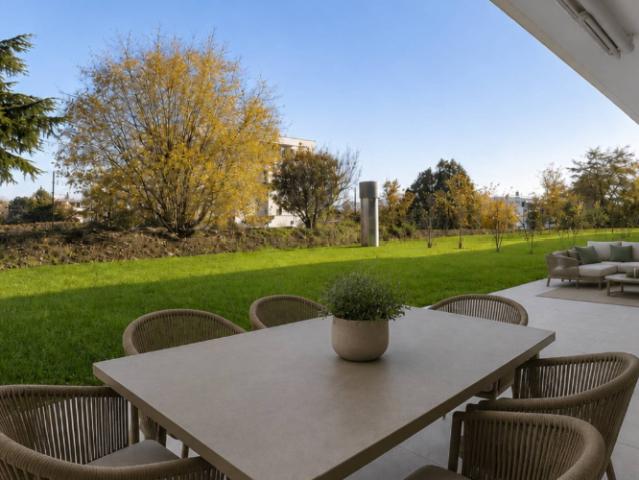 Neue 2,5 Zimmer Wohnung mit Terrasse und privatem Garten