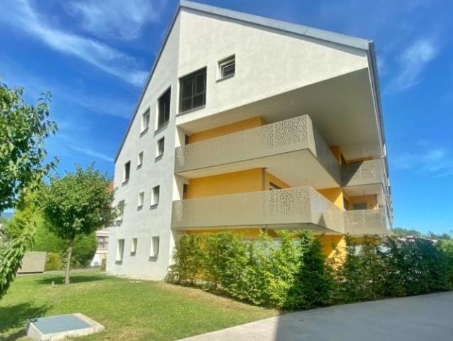 Disponible de suite, récent avec jardin!