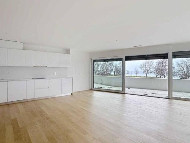 Geräumige 3.5 Zimmer Wohnung mit 2 Balkonen