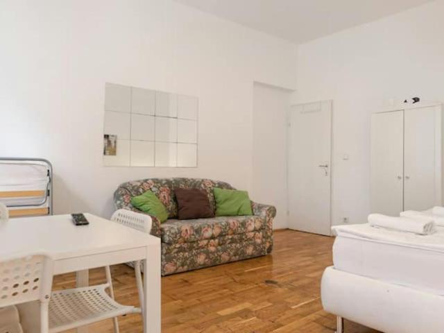 Wohnung 3 Schlafzimmer Zu Vermieten Vienna Vienna 1950 ES101190711
