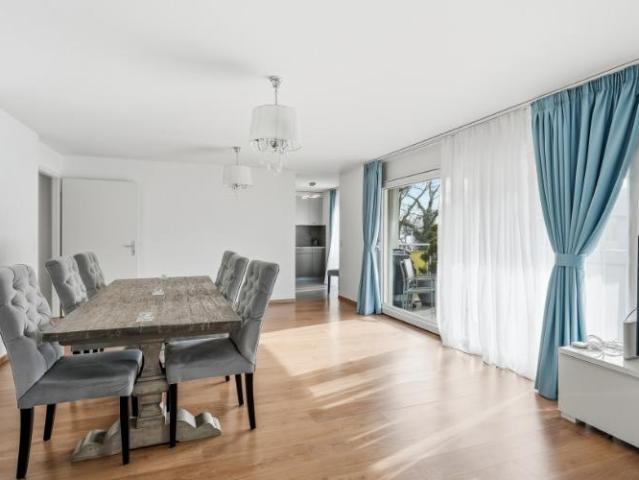 Am see – geräumige attiakwohnung mit balkon und seeblick