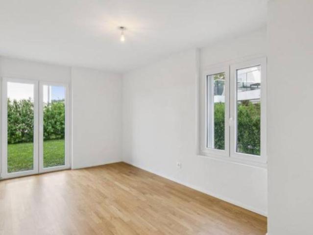 Moderne und helle 4.5 Zimmerwohnung mit Garten und sehr schönem Blick