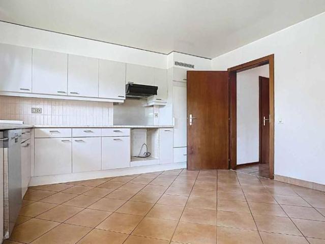 Elegante, helle 4,5 Zimmer Wohnung mit Eckbalkon