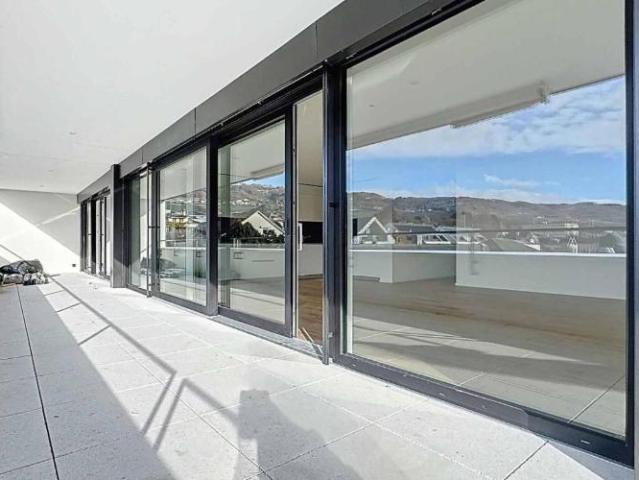 Neue 4.5 Zimmer Wohnung mit überdachten Balkonen