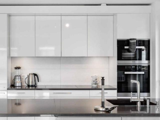 Komfort und Licht in dieser 4,5 Zimmer Wohnung im Herzen des Dorfes