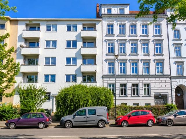 Balkon Ausblick auf Engelbecken und Michaelkirchplatz – 3 Zimmer Wohnung, bezugsfrei in Kürze
