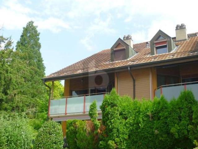 Geräumiges triplex, ruhig, verfügbarkeit nach vereinbarung