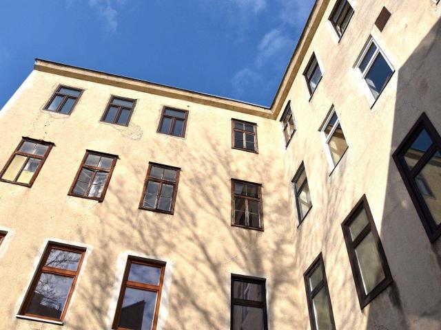 Wohnungspaket aus 4 sanierungsbedürftigen Wohneinheiten! U6 Meidlinger Hauptstraße!