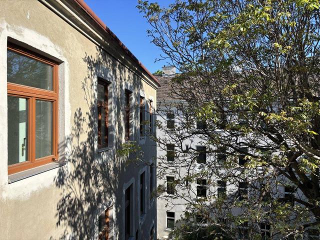 Wohnungspaket + Rohdachboden in schönem Althaus nächst Meidlinger Markt
