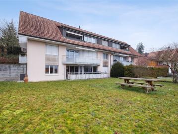 Wohnvergnügen mit Sitzplatz und Blick ins Grüne