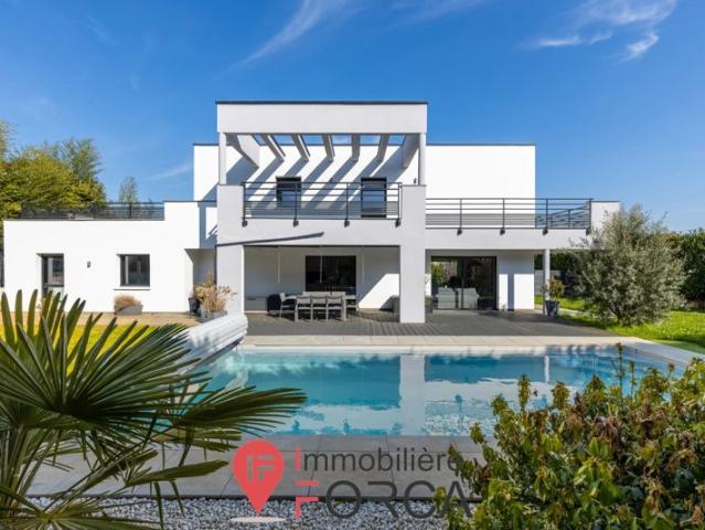WOIPPY MAISON D'ARCHITECTE AVEC PISCINE 250 M²