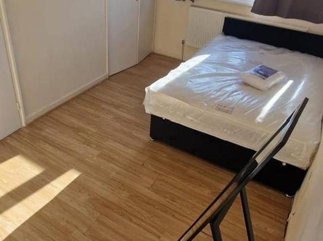 Woking Close, London SW15 1 bed house of multiple occupation to rent £850 pcm £196 pw