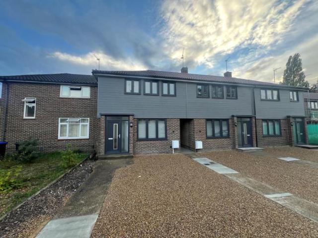 Woking, Surrey GU21, 3 bed end terrace house to rent, £1,900 pcm | PrimeLocation