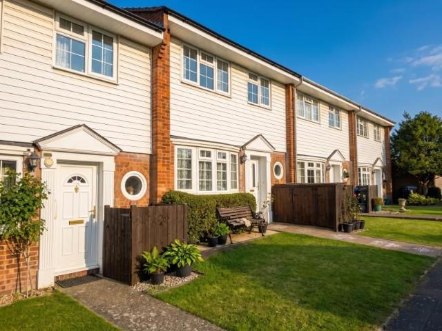 Woking, Surrey GU21, 3 bed terraced house to rent, £2,100 pcm | PrimeLocation
