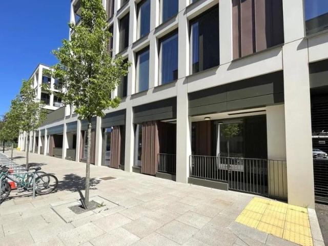 Woking, Surrey GU21, 1 bed flat to rent, £1,300 pcm | PrimeLocation