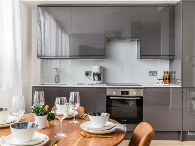 Woking, Surrey GU21, Studio to rent, £1,300 pcm | PrimeLocation
