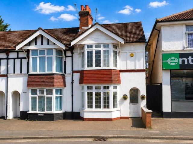 Woking, Surrey GU22, 3 bed end terrace house to rent, £2,250 pcm | PrimeLocation
