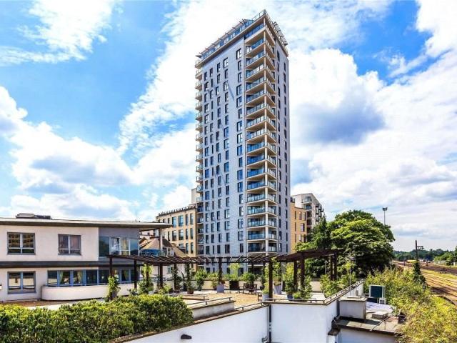 Woking, Surrey GU22, 1 bed flat to rent, £1,600 pcm | PrimeLocation
